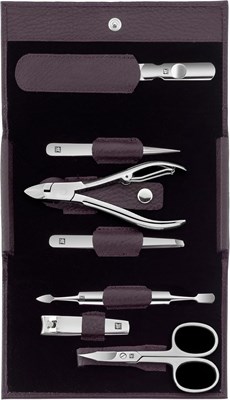 Маникюрный набор Zwilling Classic Inox из 7 предметов. Черный. Полированная нержавеющая сталь. В набор входят кусачки для ногтей, кусачки, пилочка, пинцеты с острым и скошенным кончиком, комбинированные ножницы для ногтей и кутикул 2 в 1, маникюрный инстр 1000004961 - фото 521154