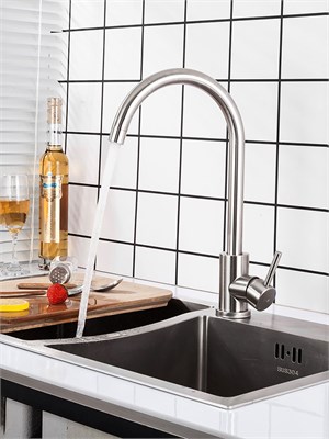 Сатиновый смеситель Frap F40899 для кухонной мойки имеет высокий излив и одну рукоятку 1000025163