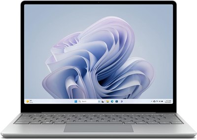 Microsoft Surface Laptop Go 3 - это ноутбук с 12,4-дюймовым сенсорным экраном, оснащенный процессором Intel Core i5, 8 ГБ оперативной памяти и SSD-накопителем на 256 ГБ. Он имеет английскую клавиатуру и выполнен в платиновом цвете 1000028396