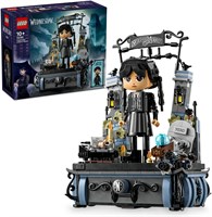 Набор фигурок LEGO Wednesday Addams, коллекционная игрушка-конструктор для детей, включает 2 лица и костюма, а также классическую игрушку персонажа для творческой ролевой игры, подарок на день рождения для девочек и мальчиков 76780 1000000607