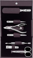 Маникюрный набор Zwilling Classic Inox из 7 предметов. Черный. Полированная нержавеющая сталь. В набор входят кусачки для ногтей, кусачки, пилочка, пинцеты с острым и скошенным кончиком, комбинированные ножницы для ногтей и кутикул 2 в 1, маникюрный инстр 1000004961