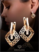 У Xuping Jewelry Co. есть женские серьги, покрытые золотом, украшенные искусственными камнями и имеющие длинную форму. 1000018800