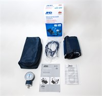 Тонометр UA-100 обладает механическим механизмом и встроенным стетоскопом. 1000019626