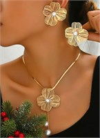 Набор украшений - колье и серьги в виде цветка, изготовленные из золота 1000023140