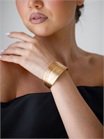 Браслет для женщин, широкий и стильный, представляет собой манжету в стиле Клеопатры. Это модное украшение 1000023154