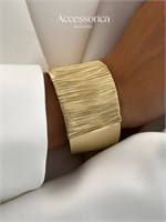 Женский браслет, украшение на запястье, широкий, выполненный в золотистых тонах - это аксессуар 1000023162