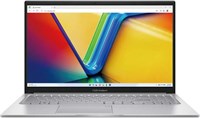 ASUS Vivobook 15 предлагает 15,6-дюймовый экран Full HD, процессор Intel Core 5 120U нового поколения, 16 ГБ оперативной памяти, 512 ГБ SSD, поддержку Wi-Fi 6, установленная операционная система Windows 11 Home и доступен в серебристом цвете 1000028435