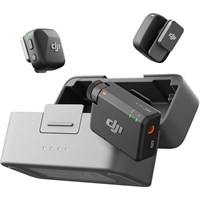 Микрофон DJI Mic Mini включает в себя два передатчика и один приемник, а также зарядный кейс 1000034061
